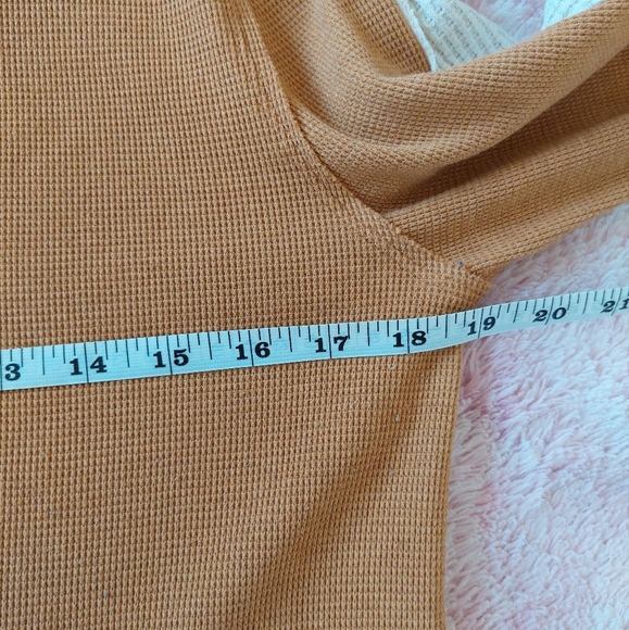 We The Free Tasha Thermal Henley Top Size Large - Picture 9 of 10